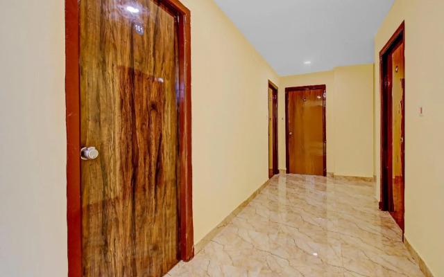 AB7 Residency by OYO Rooms