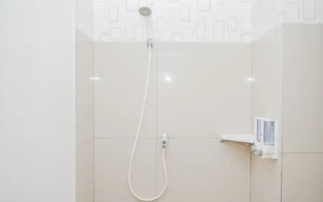 Gaudy Studio at Baileys Apartment