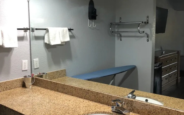 Symphony Inn and Suites