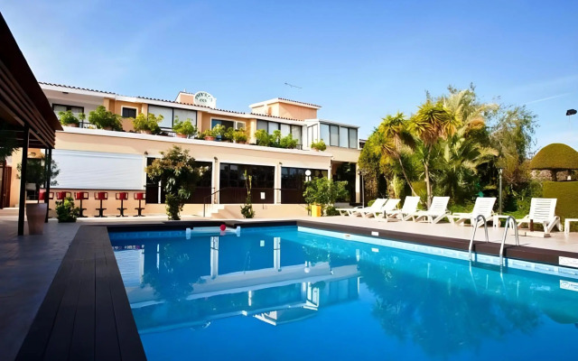 Fitos Inn Guest House