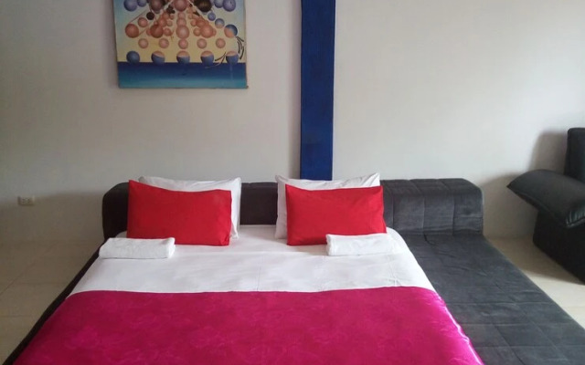 Room 4 Smart Travelers Rawai