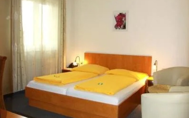 Hotel Garni Goldener Hirsch