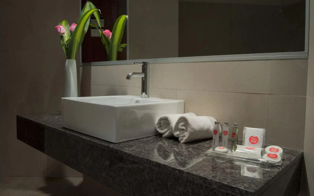 Reina Isabel Hotel & Suites