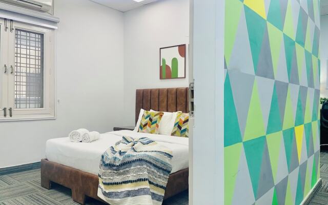 BluO Modern 1BHK - DLF Galleria Market