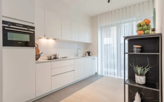 New Holiday Home With Parking Near the Beach