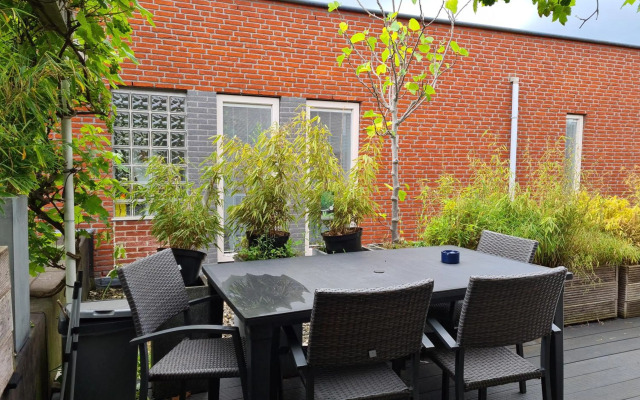 Royale en schone accommodatie met dakterras