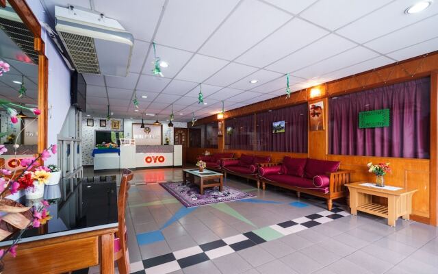 DJ Hotel Lumut by OYO Rooms