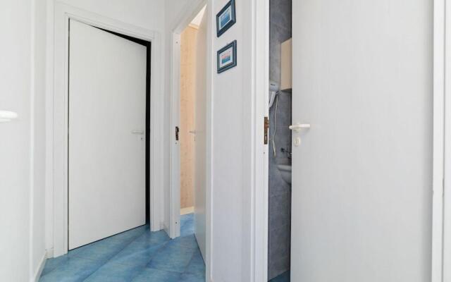 Quaint Apartment in Policastro Bussentino near Sea
