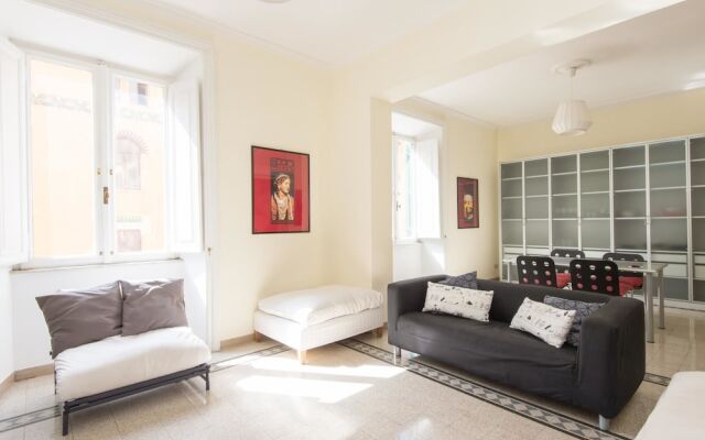 RSH Vatican Elegant Apartment