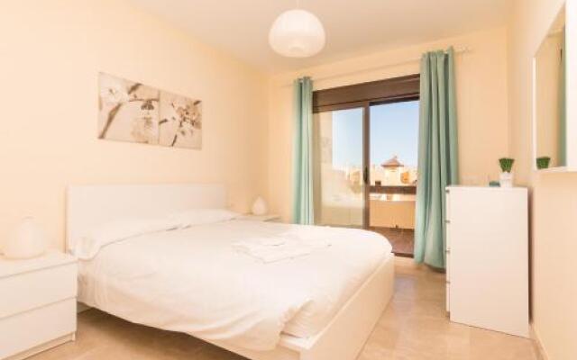 Duquesa Village Apartemento 2115
