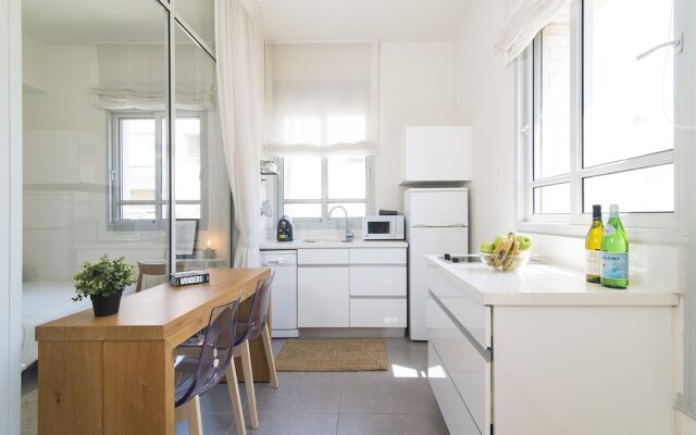 Bauhaus Boutique by TLV2rent