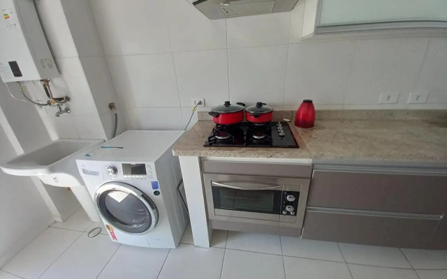 Apto novo, 2 quartos, quadra praia em Santos.