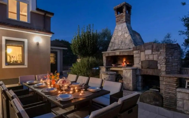 Sunshine Comfortable Holiday Residence
