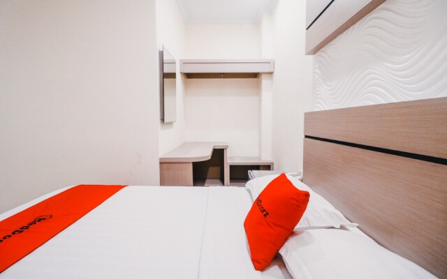 Reddoorz Plus near Makassar Town Square