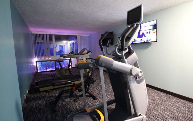 California Palms Hotel & Suites