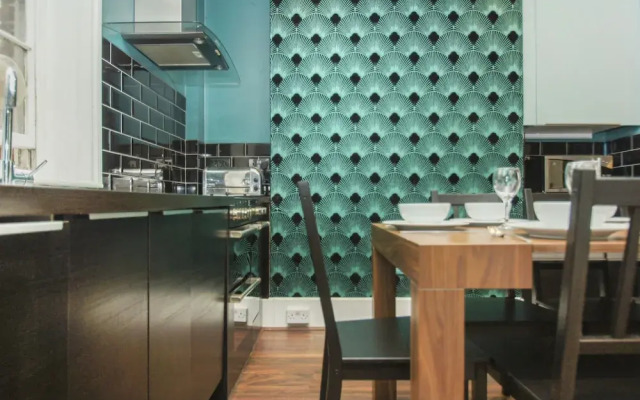 Chocolate Box Central by Brighton Holiday Lets