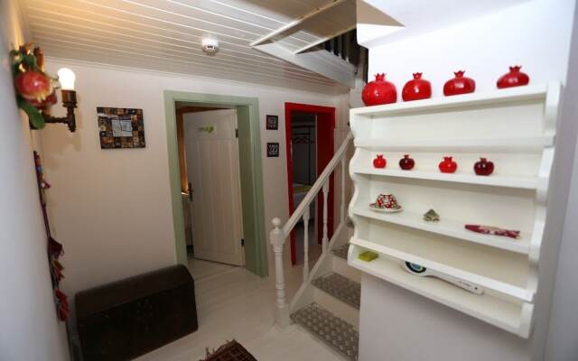 Nar Pansiyon Cafe