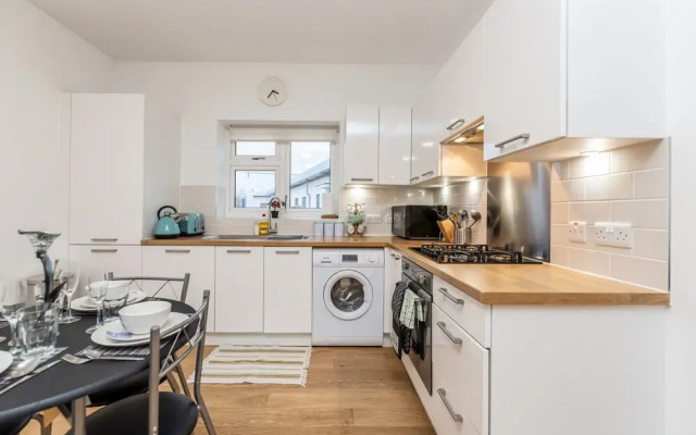 2BR Apt-sleeps 5-accessible-central Dartford