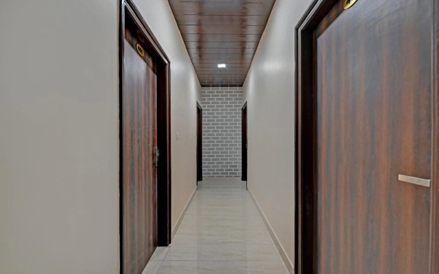 OYO 79424 The Castle Home Stay Inn