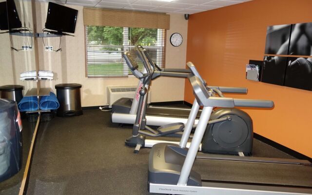 Country Inn & Suites by Radisson, Lansing, MI