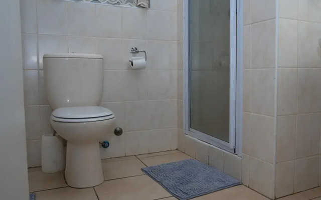 Impeccable 3-bed House in Joburg, 6km nr Sandton