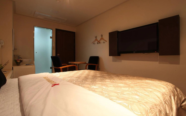 Yuwon Hotel