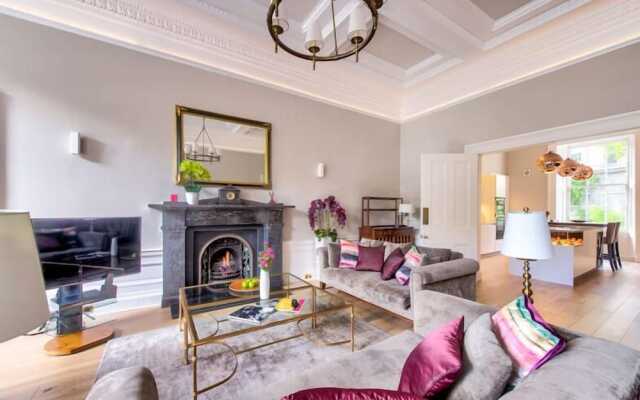 Ultra Luxe 3BR home near Princes St
