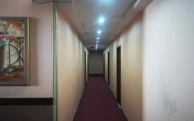 Yanggu Carnival Hotel