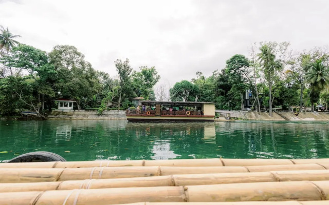 LOBOC RIVERSIDE INN and RESTAURANT