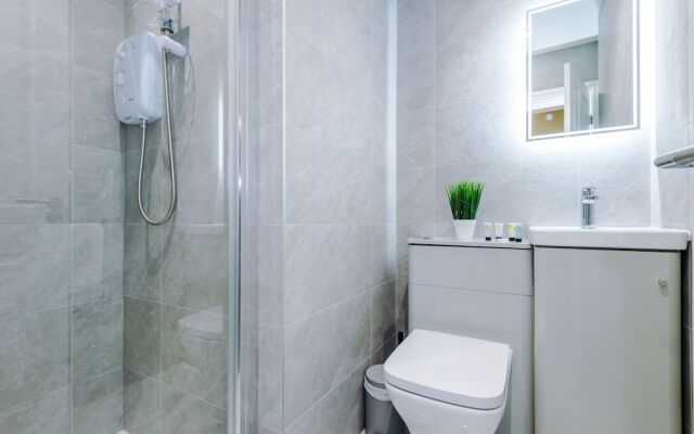 Hilltop Serviced Apartments - Stockport