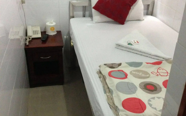 Canadian Hostel