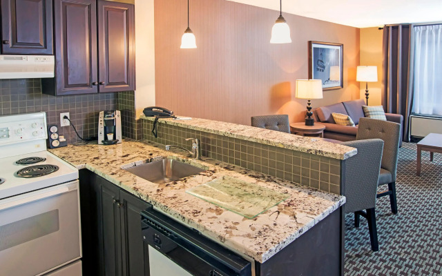 Holiday Inn Express and Suites Tremblant by IHG