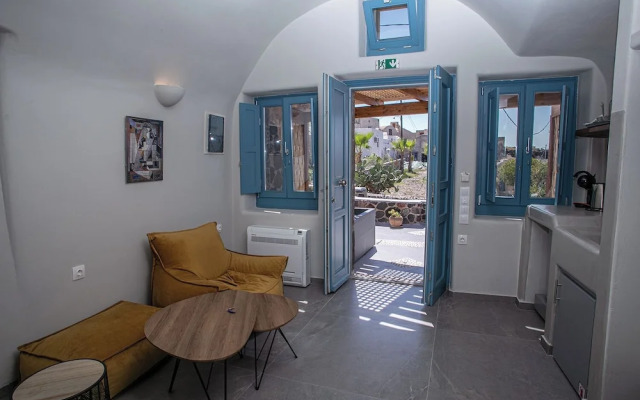Notis Villa