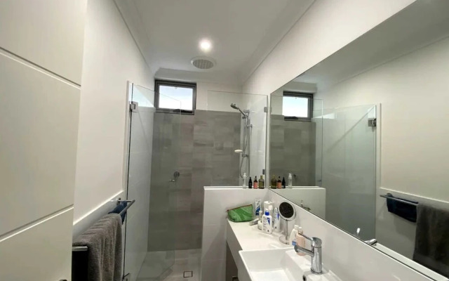 Modern 1 Bedroom Flat in North Perth