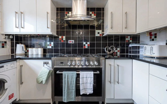 Relaxing 4BR Near City Centre