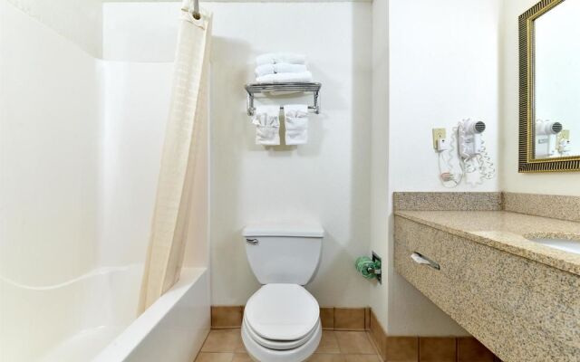 Americas Best Value Inn And Suites Carrollton