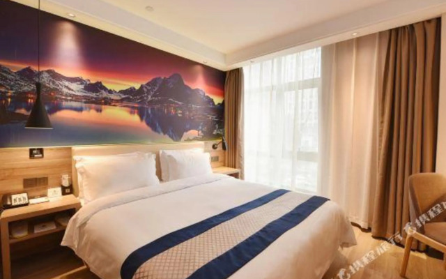 Super 8 (North Of Yihuan Mengcheng Road)