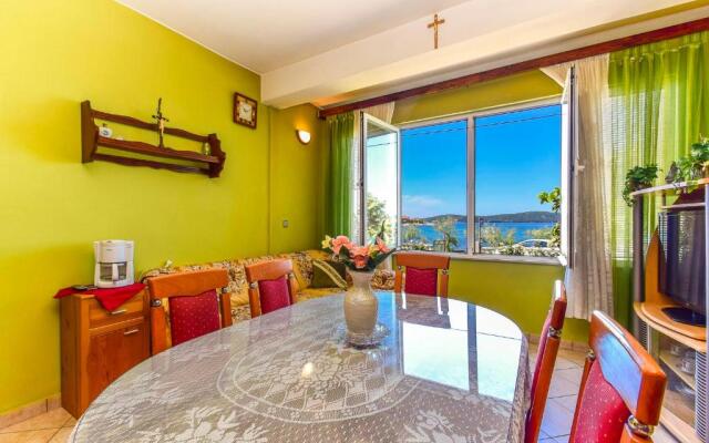 Holiday House Anica