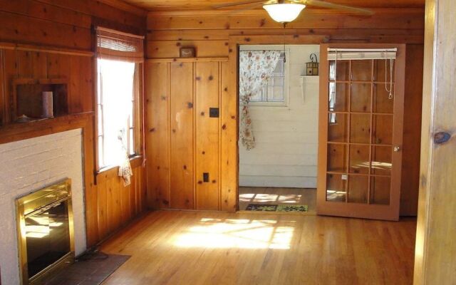 Historic Smarthouse Charming Comfy King