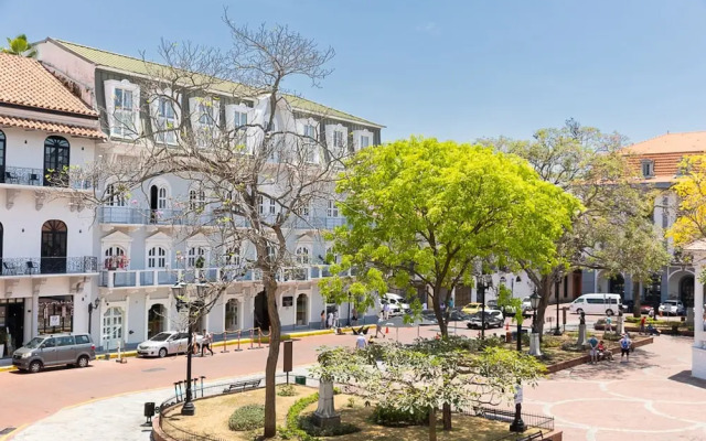 The Plaza Catedral Views by Acomodo Casco Viejo
