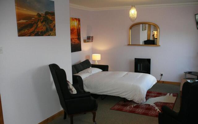 Glenlochy Nevis Bridge Apartments