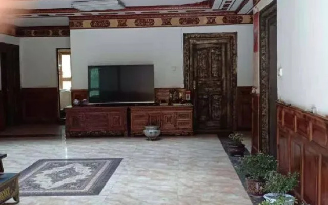 Danba Jiangji B & B