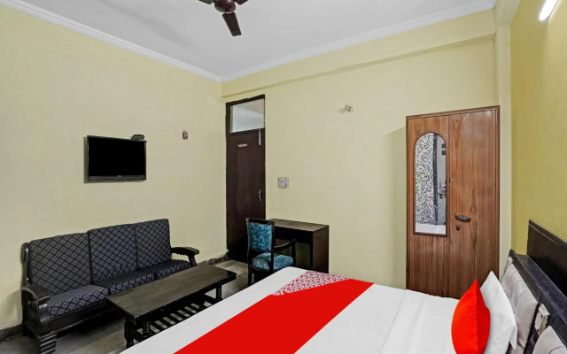 OYO Flagship 80586 Elite Homes