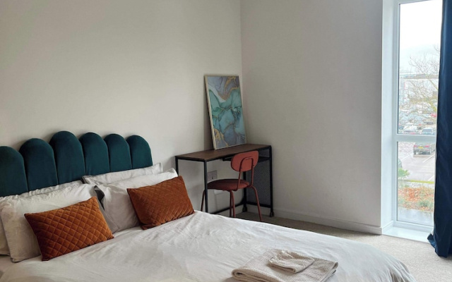 Luxury Apartment - Lakeside