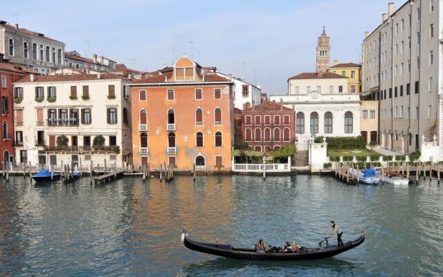 Guggenheim Collection Venice Apartment