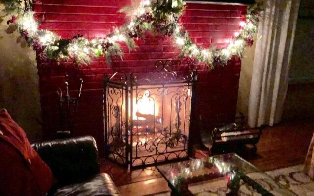 The Old Liberty Schoolhouse B&B