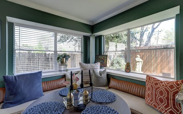 Spring Branch Haven - Cozy 3BR Oasis, Pet Friendly