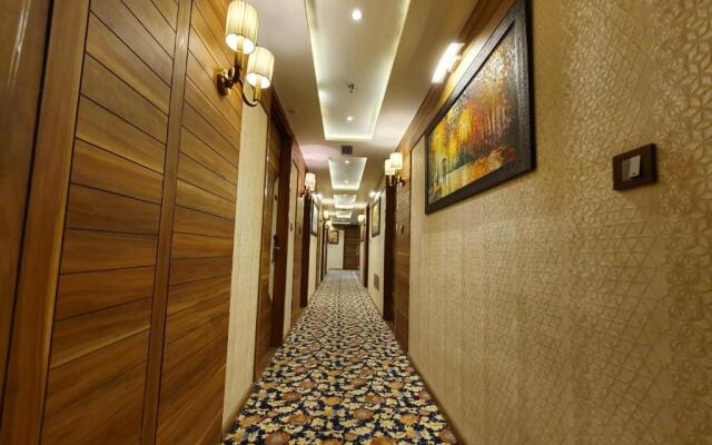 Hotel Makhan Residency