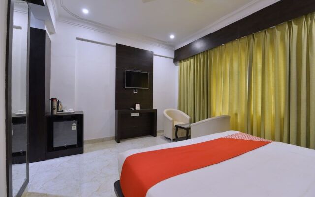 OYO 12694 Hotel Bauji Palace