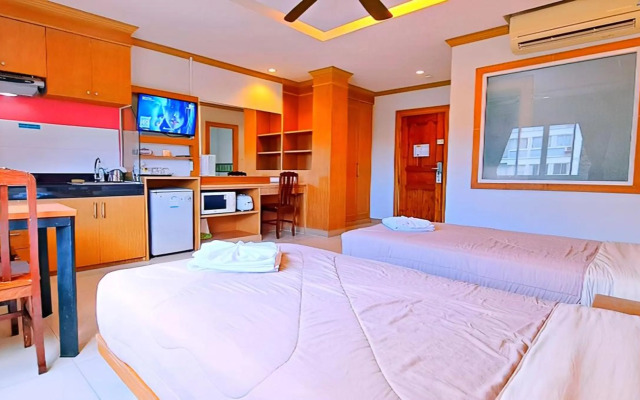 Green Harbor Hotel & Service Apartment